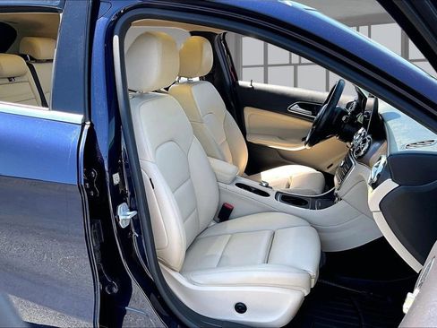 Used 2018 Mercedes-Benz GLA 250 4MATIC image 7