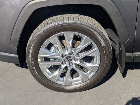 Used 2025 Toyota RAV4 XLE Premium image 9