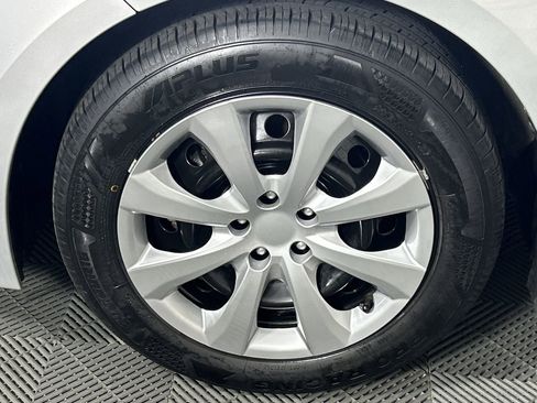 Used 2024 Toyota Corolla LE image 9