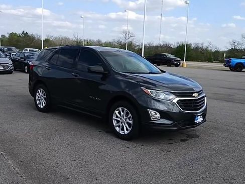 Certified 2018 Chevrolet Equinox LS image 2