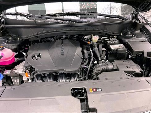 Used 2025 Hyundai Tucson SE image 11