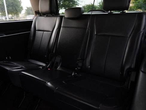 Used 2023 Ford Expedition XLT RWD image 14