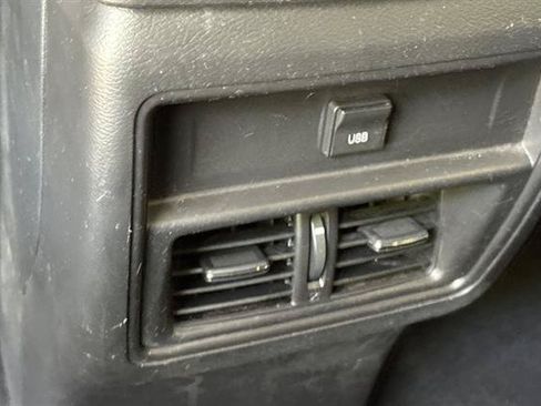 Used 2018 Nissan Murano SV FWD image 13