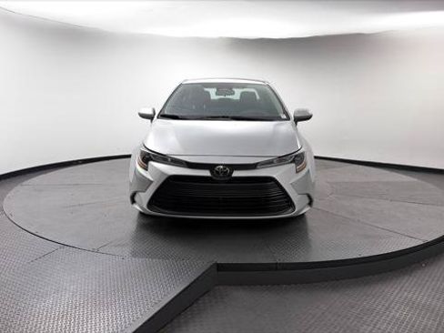 Used 2024 Toyota Corolla LE FWD image 12