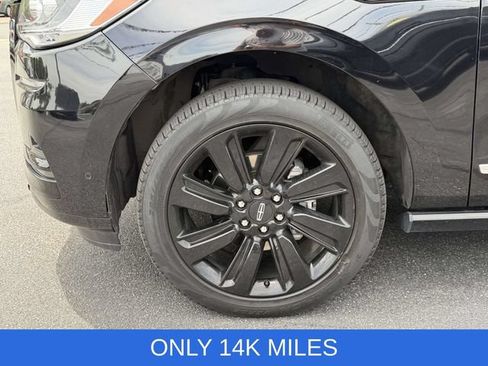 Used 2023 Lincoln Navigator Reserve w/ Monochromatic Package AWD/4WD image 6