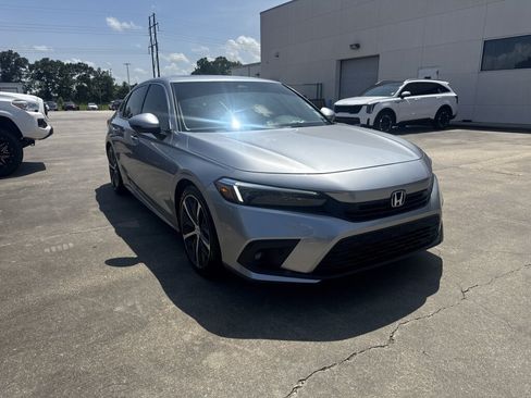 Used 2023 Honda Civic Touring image 3