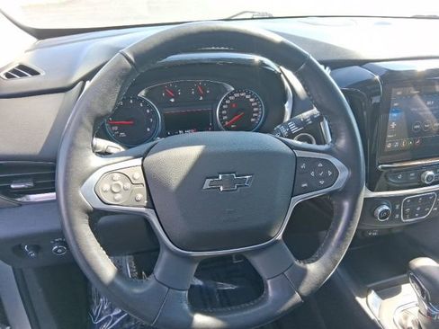 Used 2021 Chevrolet Traverse RS image 18