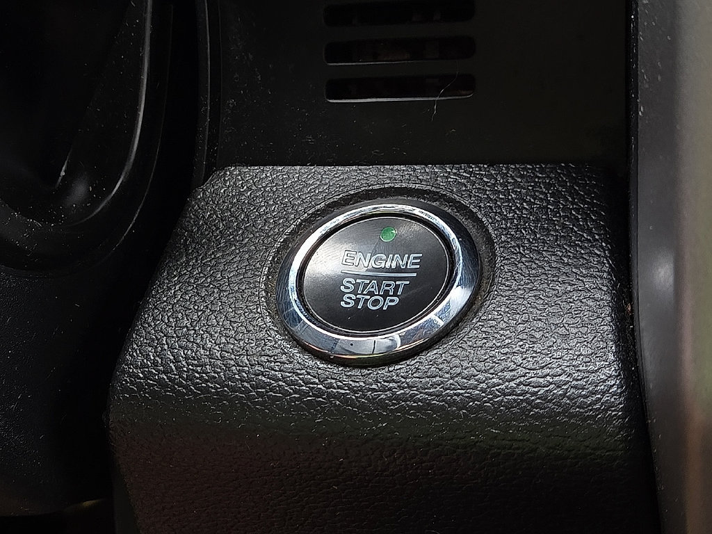 Used 2020 Ford F350 Lariat w/ Lariat Ultimate Package AWD/4WD image 16