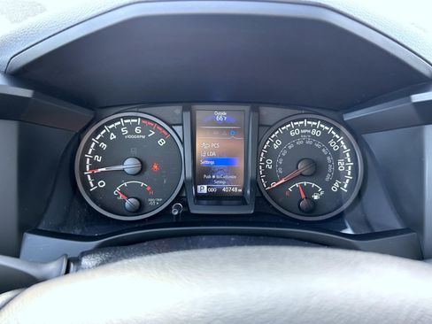 Used 2022 Toyota Tacoma SR image 14
