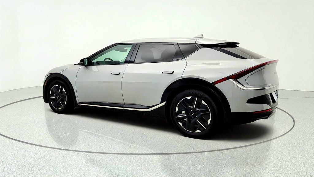 Used 2025 Kia EV6 Wind RWD image 7