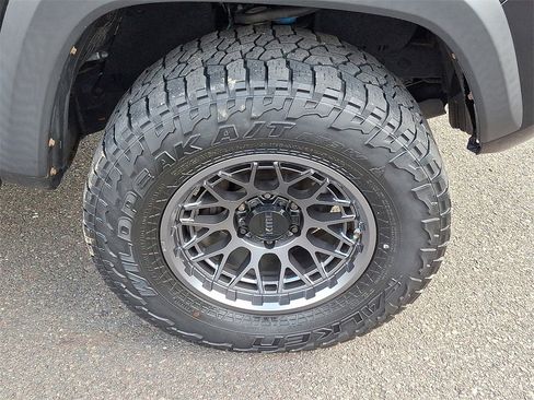 Used 2018 Toyota Tacoma TRD Off-Road image 8