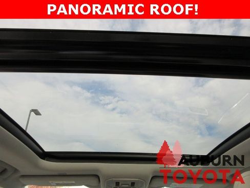 Used 2023 Toyota Highlander Platinum image 12