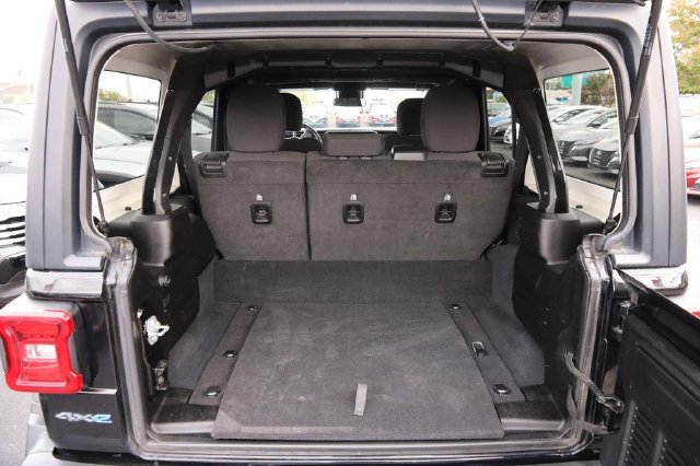 Used 2024 Jeep Wrangler Unlimited Rubicon 4xe AWD/4WD image 7