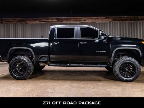 Used 2021 Chevrolet Silverado 2500 LTZ w/ Carhartt Edition AWD/4WD image 11