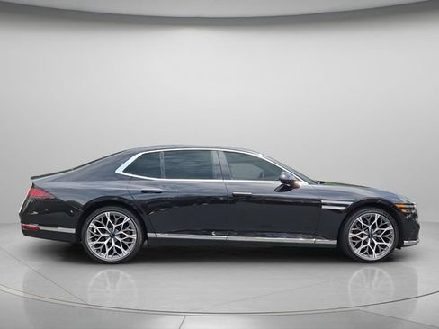Used 2025 Genesis G90 3.5T AWD/4WD image 9