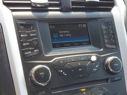 Used 2015 Ford Fusion SE FWD image 18