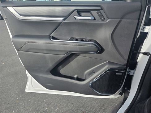 New 2026 GMC Acadia Elevation image 18