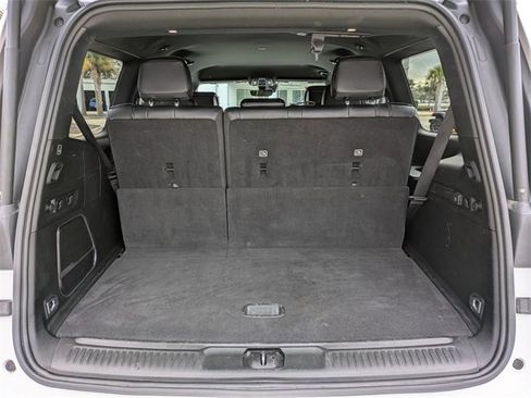 Used 2024 Jeep Wagoneer Series II w/ Flexible Seating Group image 13