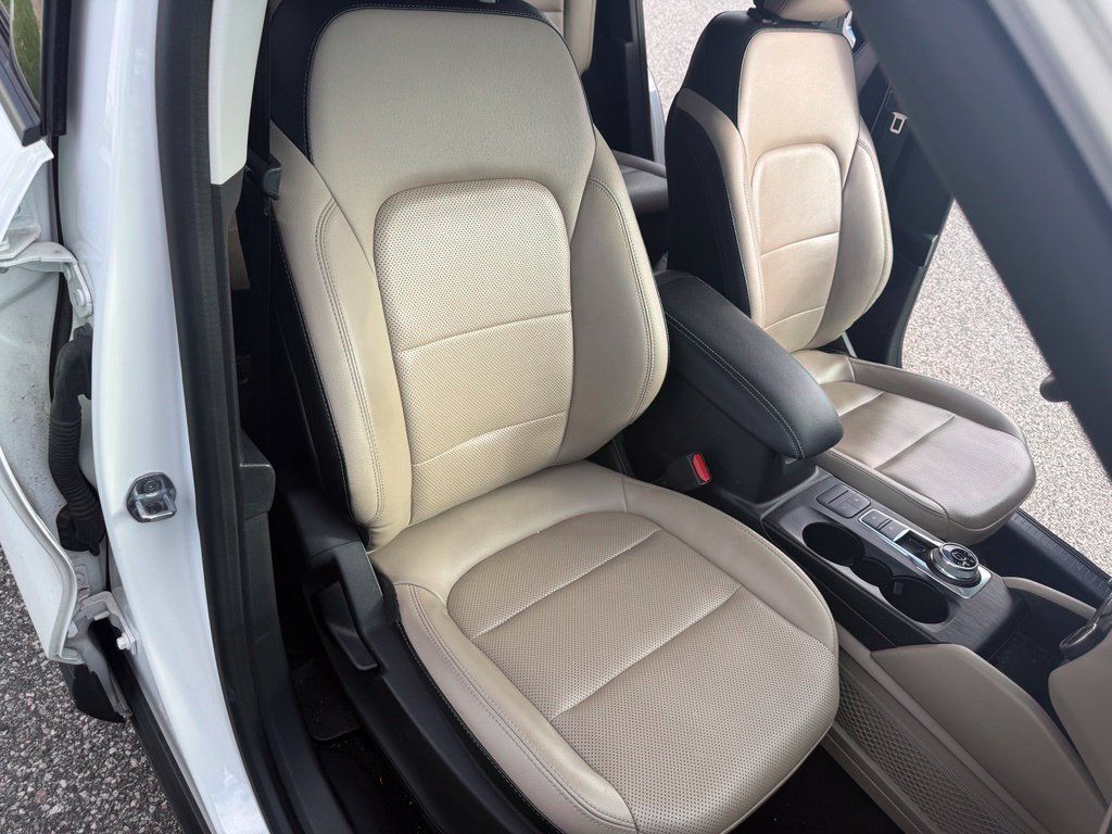 Used 2022 Ford Escape SEL FWD image 7