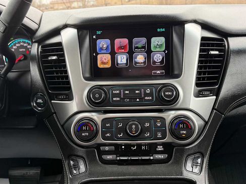 Used 2016 Chevrolet Suburban LTZ image 21