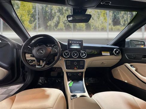 Used 2015 Mercedes-Benz CLA 250 4MATIC image 23