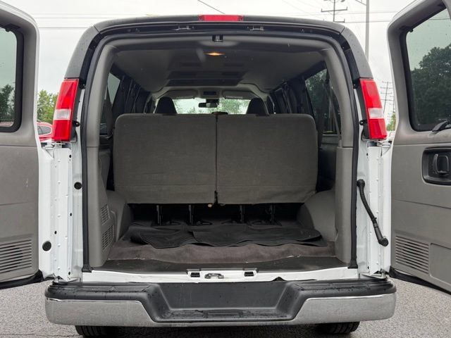Used 2025 Chevrolet Express 3500 LT w/ LT Preferred Equipment Group RWD image 25