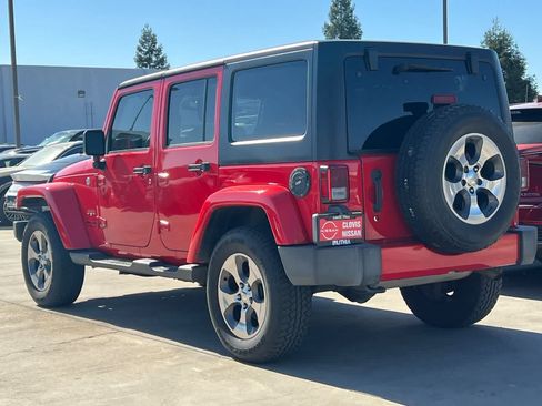 Used 2018 Jeep Wrangler Unlimited Sahara AWD/4WD image 7