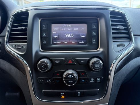 Used 2014 Jeep Grand Cherokee Laredo w/ Security & Convenience Group AWD/4WD image 27