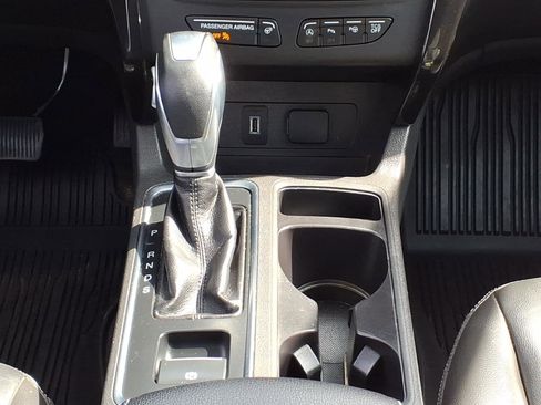 Used 2019 Ford Escape Titanium AWD/4WD image 17