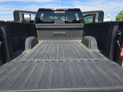 Used 2021 GMC Sierra 1500 SLE w/ X31 Off-Road Package AWD/4WD image 12