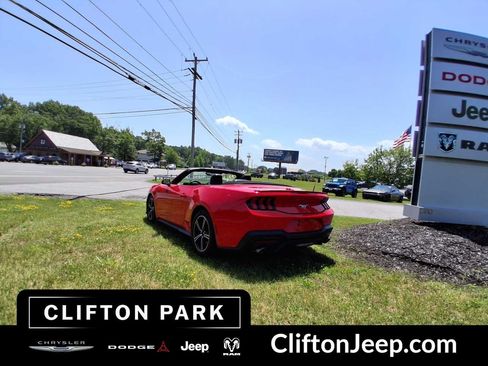 Used 2025 Ford Mustang Premium RWD image 29
