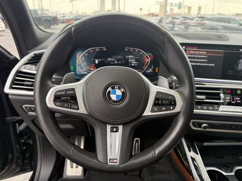Used 2022 BMW X7 xDrive40i w/ M Sport Package image 19