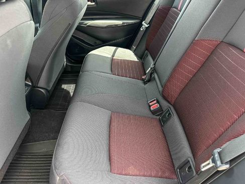 Used 2025 Toyota Corolla SE w/ SE Premium Package FWD image 19