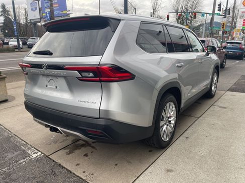 Used 2024 Toyota Grand Highlander Platinum image 40