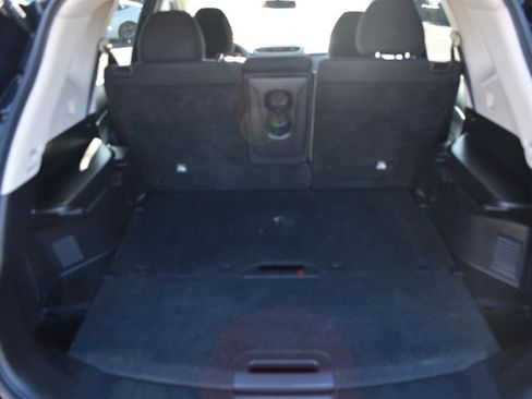 Used 2015 Nissan Rogue SV image 21