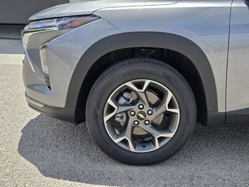 New 2026 Chevrolet Trax LT FWD image 9