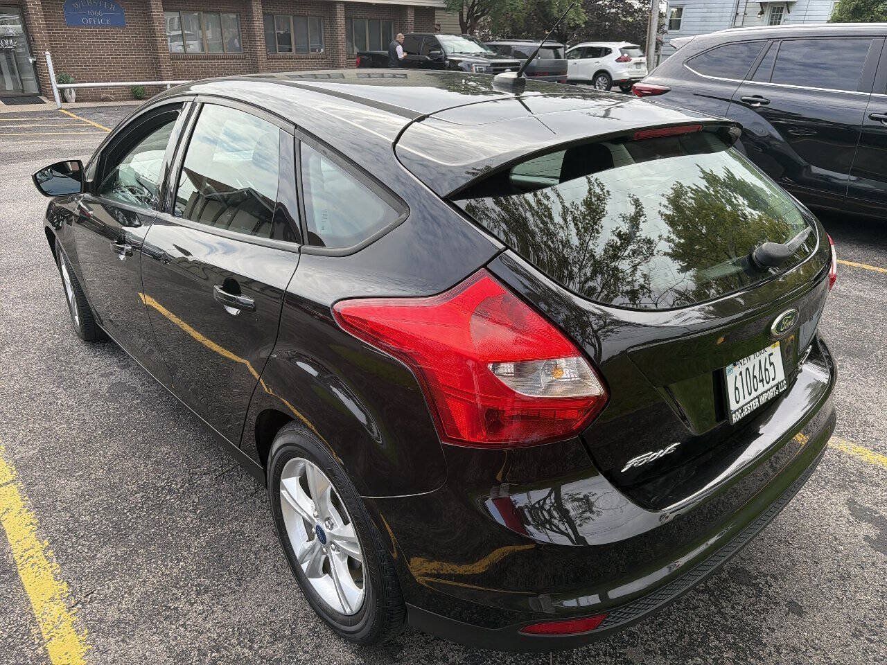 Used 2014 Ford Focus SE FWD image 9