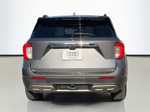 Used 2022 Ford Explorer XLT w/ Equipment Group 202A image 4