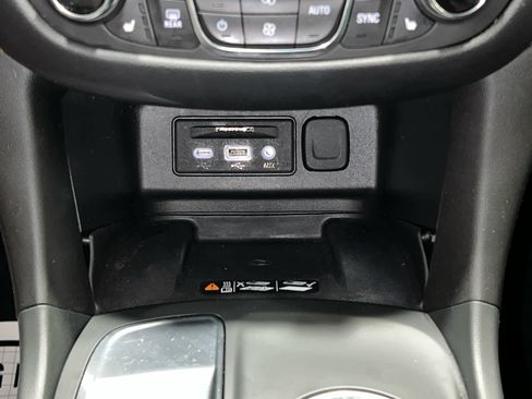 Used 2021 Chevrolet Equinox Premier FWD image 28