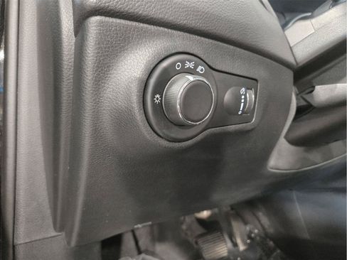 Used 2018 Jeep Compass Sport w/ Cold Weather Group AWD/4WD image 9