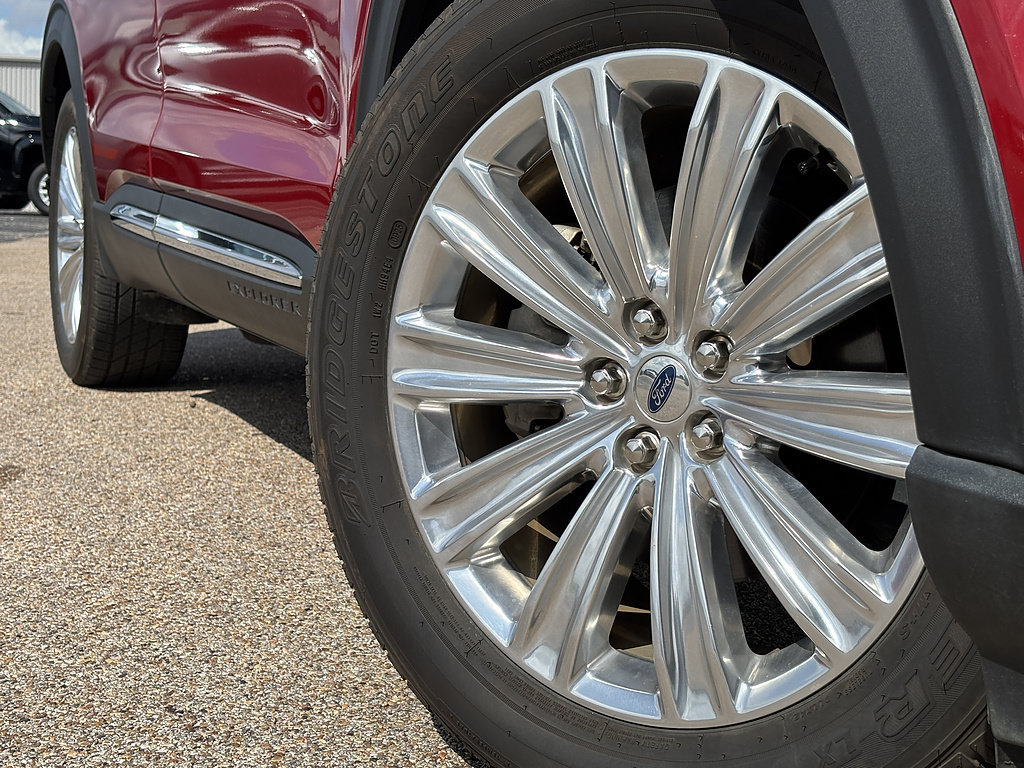 Used 2020 Ford Explorer Limited RWD image 2