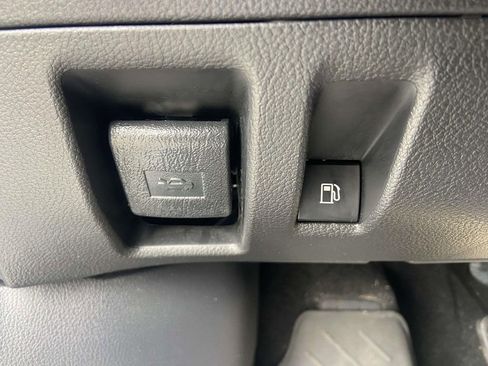 Used 2025 Toyota Grand Highlander FWD image 32