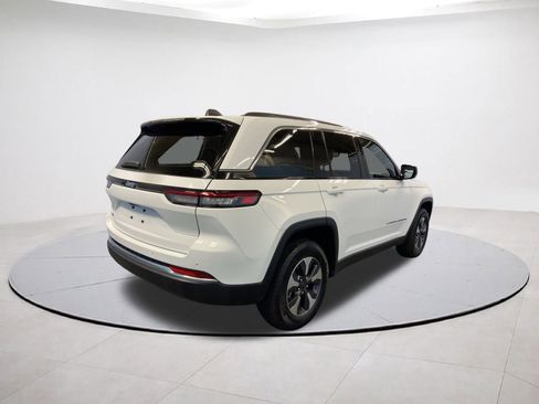 Used 2023 Jeep Grand Cherokee 4WD 4xe image 6