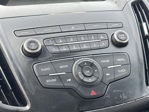 Used 2019 Ford Escape S image 14