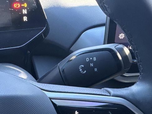 Used 2024 Volkswagen ID.4 Pro image 18