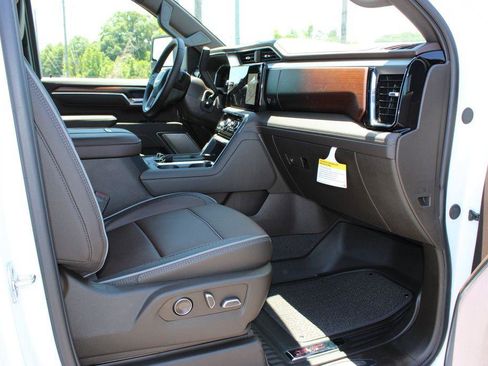 New 2026 GMC Sierra 2500 Denali w/ Denali Reserve Package AWD/4WD image 6