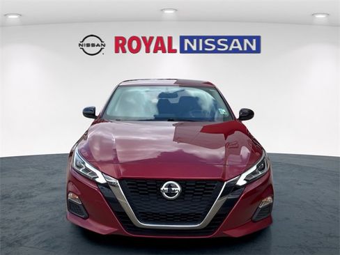 Used 2019 Nissan Altima 2.5 SR image 2