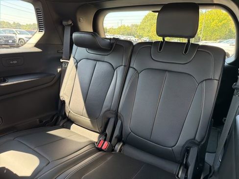 New 2025 Jeep Grand Cherokee L Limited w/ Luxury Tech Group II image 23