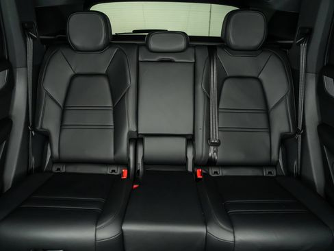 Used 2025 Porsche Cayenne AWD/4WD image 20