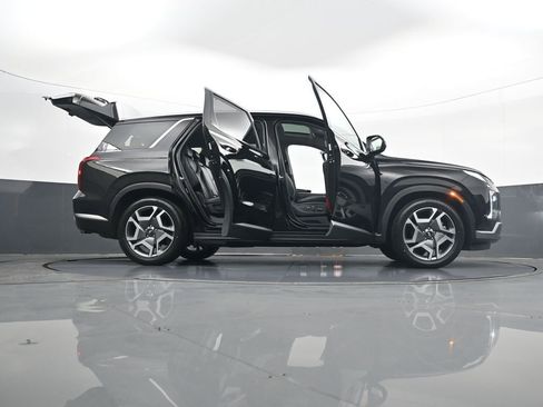 Used 2023 Hyundai Palisade SEL FWD image 34